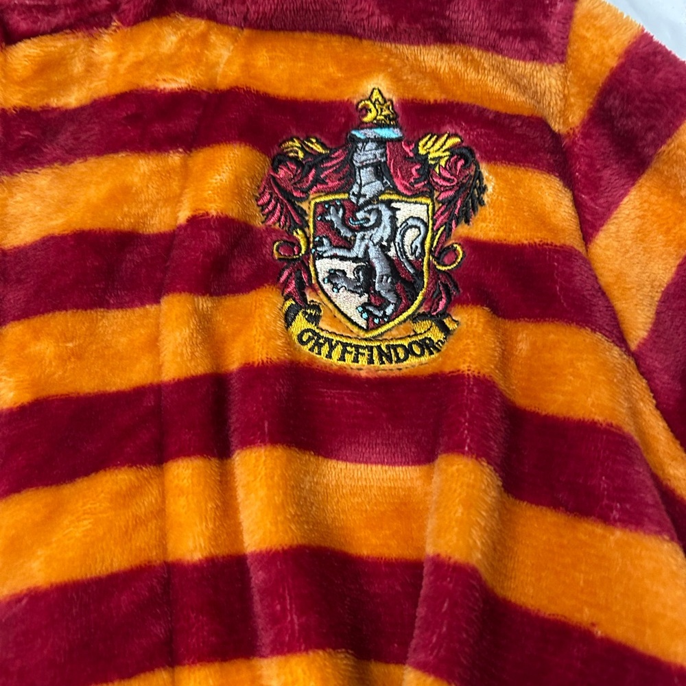 Harry Potter Gryffyndor Robes Girls Sz 14 Pjammies Wizarding World Crest - Picture 2 of 8